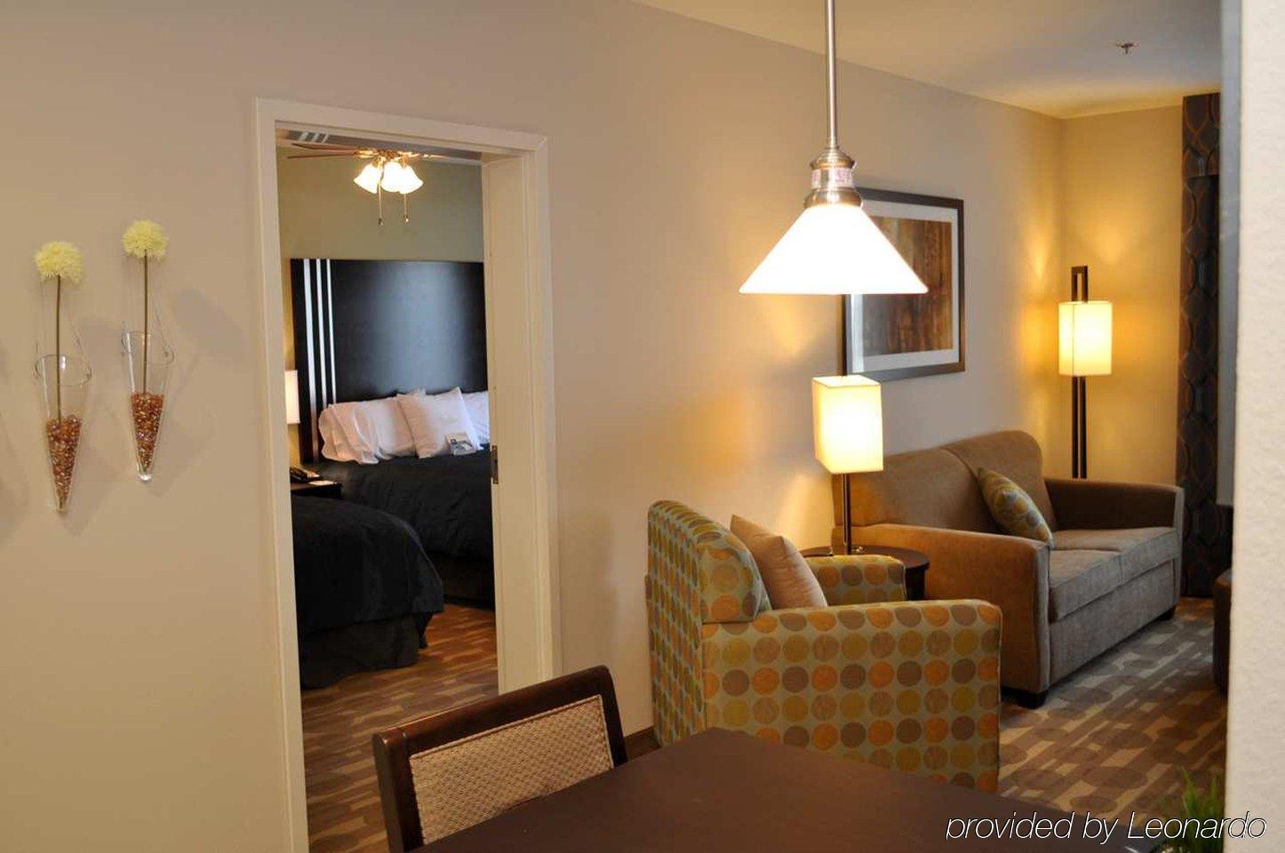 Homewood Suites Fort Wayne Room photo