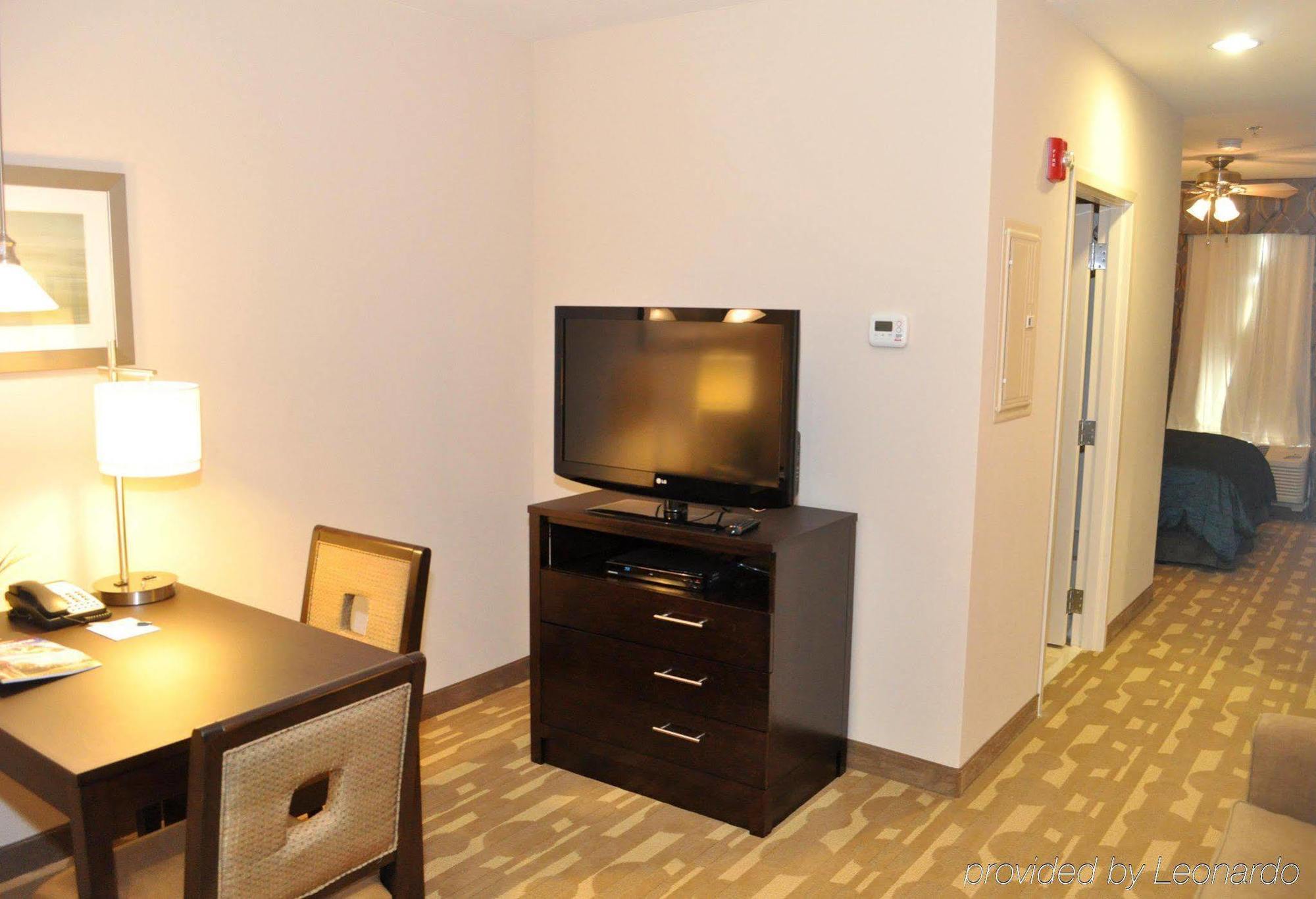 Homewood Suites Fort Wayne Room photo